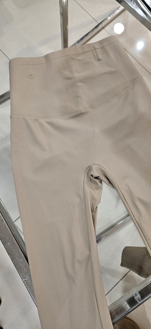 Essential Legging 