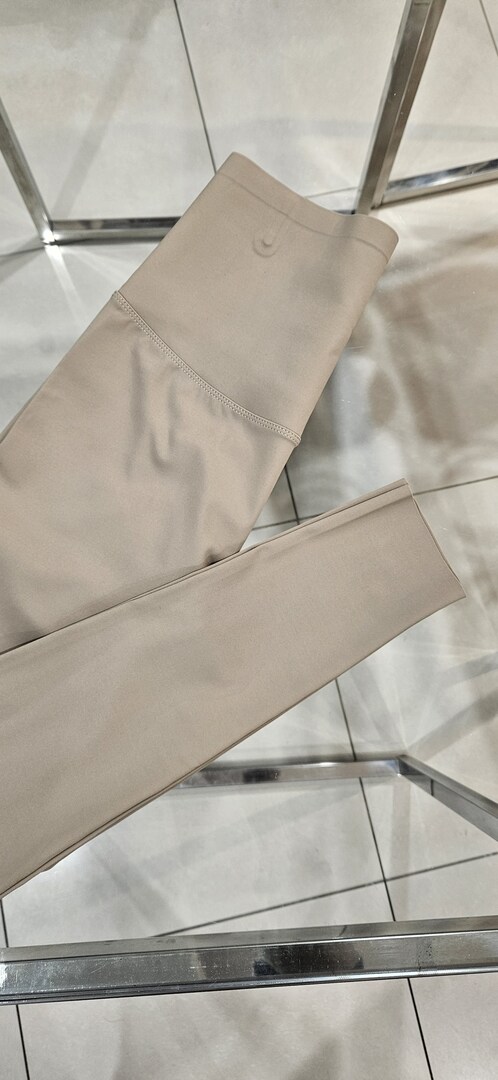 Essential Legging 