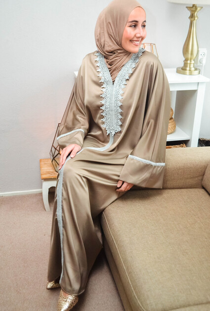 Abaya Zendaya - 