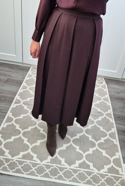 Skirt Lane