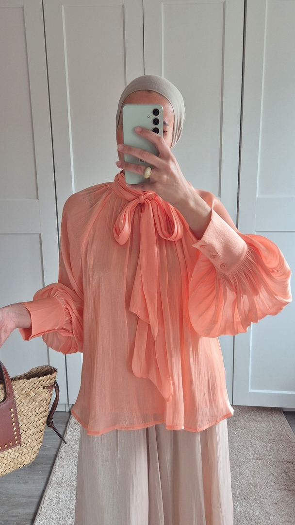 Blouse Ribbon