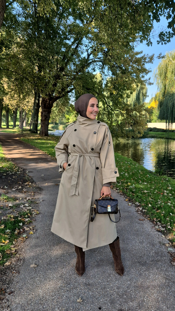 Trenchcoat Mabel